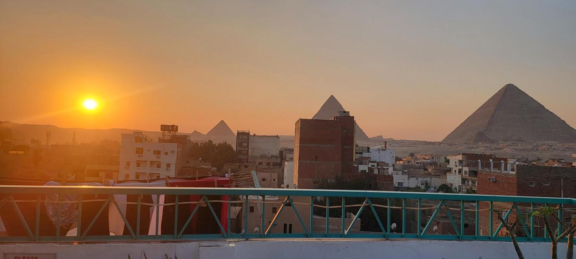 Pyramids Temple Guest House Kafrat al Jabal Exterior foto