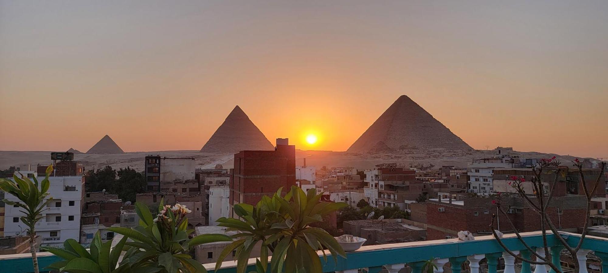 Pyramids Temple Guest House Kafrat al Jabal Exterior foto